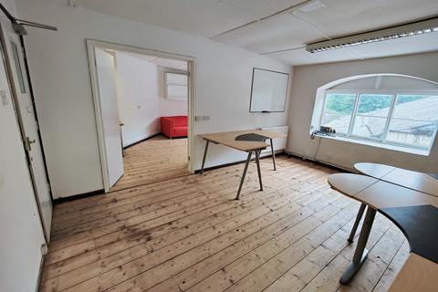 Office to rent, Bath Road, Woodchester