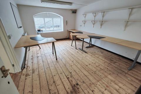 Office to rent, Bath Road, Woodchester