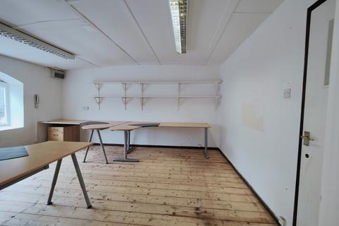 Office to rent, Bath Road, Woodchester