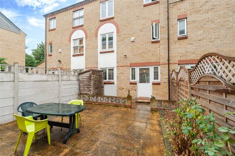 5 bedroom terraced house to rent, Keats Close, London
