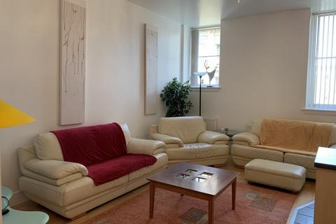 3 bedroom flat to rent, 95 Morrison Street - Available 30th May! - NO HMO LICENCE!
