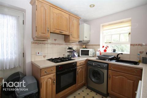 3 bedroom detached house to rent, Glencoe Way, PETERBOROUGH