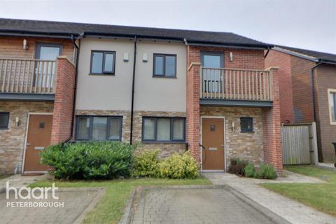 2 bedroom semi-detached house to rent, Beluga Close, Peterborough