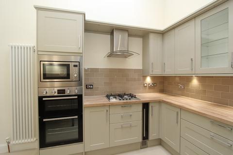 3 bedroom flat to rent, Clarendon Crescent, West End, Edinburgh, EH4