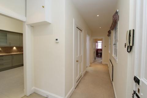 3 bedroom flat to rent, Clarendon Crescent, West End, Edinburgh, EH4