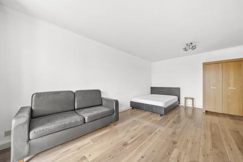 3 bedroom flat to rent, Julian Court, Camden Road, Camden Town, NW1