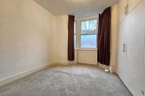 1 bedroom flat to rent, GARDEN FLAT, WINDSOR ROAD, TEDDINGTON