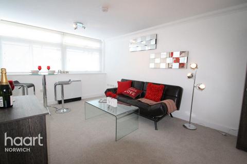 Studio to rent, Earlham Road, Norwich