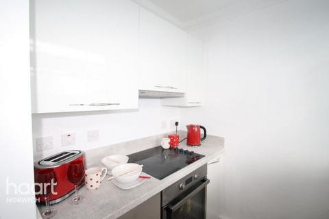 Studio to rent, Earlham Road, Norwich