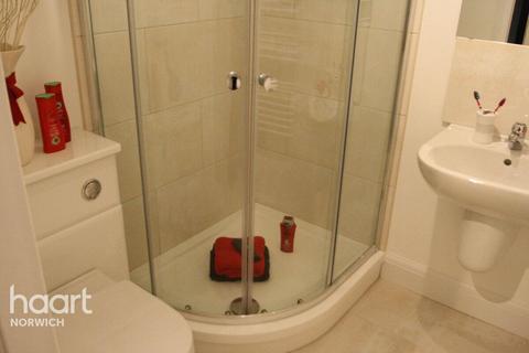 Studio to rent, Earlham Road, Norwich