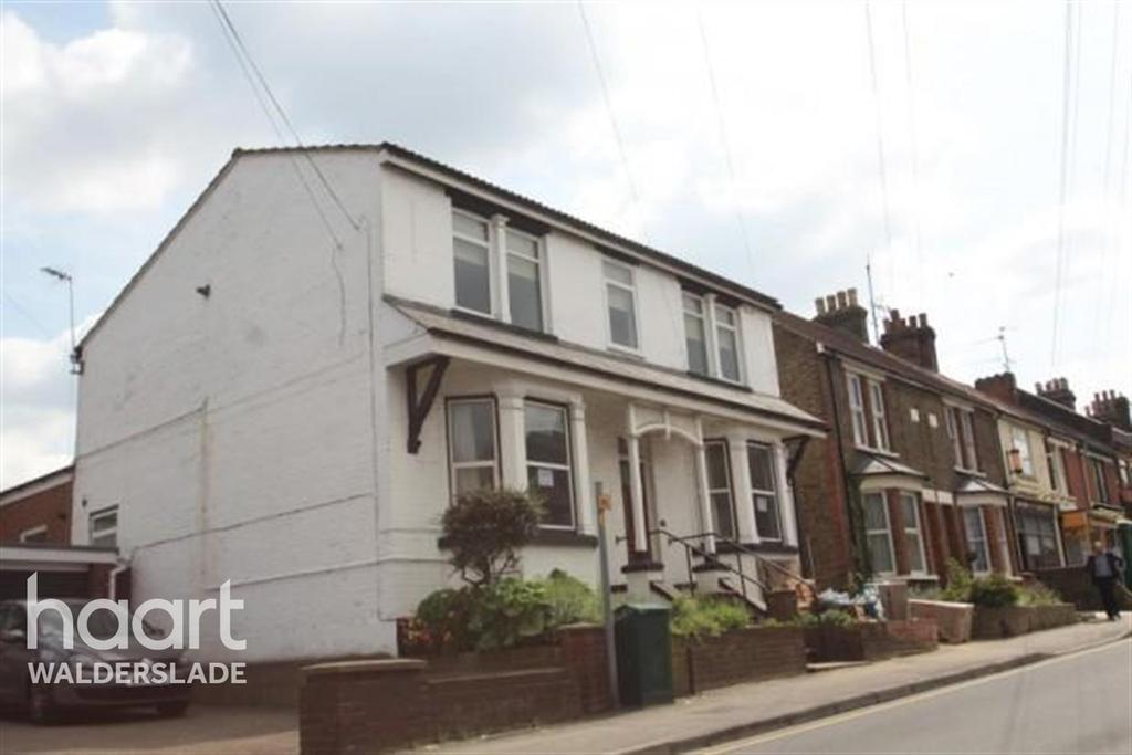 Station Road, Rainham, ME8 1 bed flat £850 pcm (£196 pw)