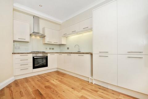 3 bedroom terraced house to rent, Thorpebank Road W12