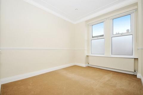 3 bedroom terraced house to rent, Thorpebank Road W12