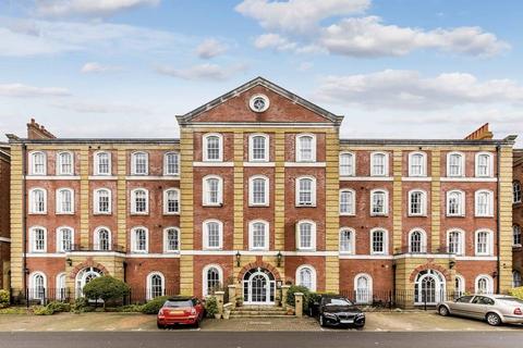 2 bedroom apartment to rent, Royal Gate, Southsea