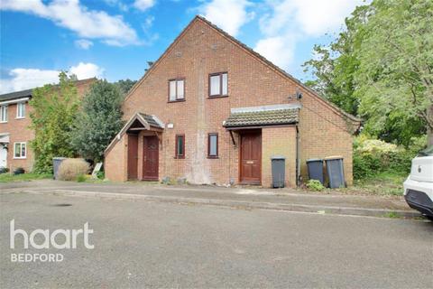 1 bedroom detached house to rent, Normandy Close