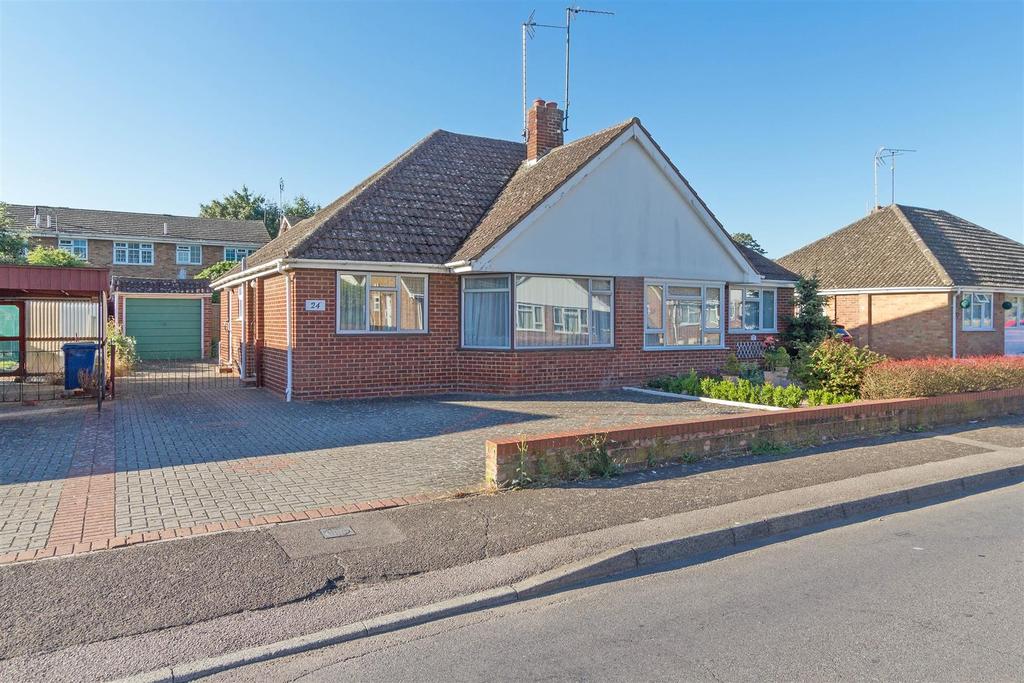 Sandford Road, Grove Park, Sittingbourne 2 bed semidetached bungalow