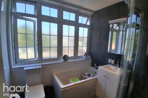 1 bedroom in a house share to rent, St. Georges Road, Enfield