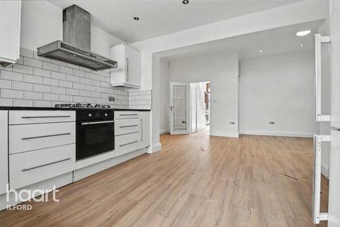 3 bedroom terraced house to rent, Bedford Road, ILFORD