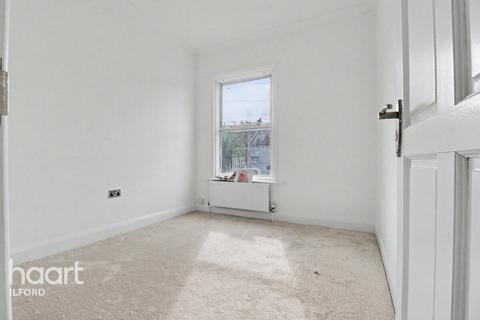 3 bedroom terraced house to rent, Bedford Road, ILFORD