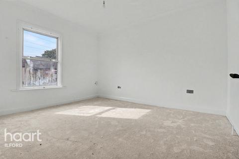 3 bedroom terraced house to rent, Bedford Road, ILFORD