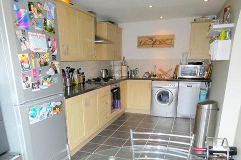 2 bedroom end of terrace house to rent, Admiral Close, Cheltenham