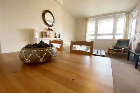 3 bedroom flat to rent, Heron House, SW11