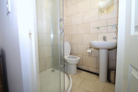 House share to rent, Radford Road, Nottingham