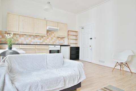 Studio to rent, Mornington Crescent NW1