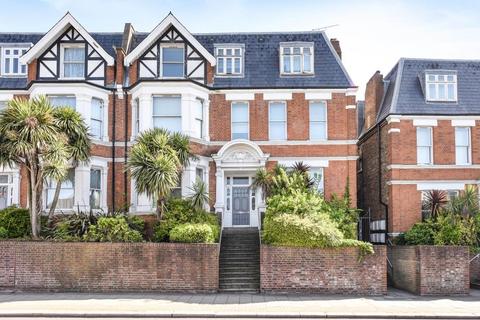 2 bedroom apartment to rent, Finchley Road,  Hampstead,  NW3