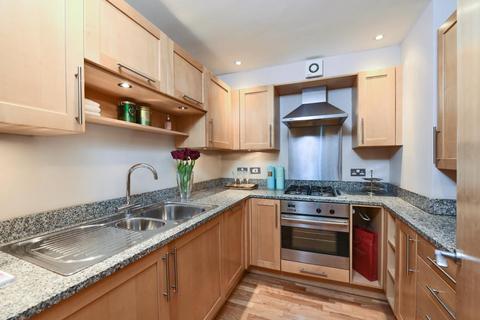 2 bedroom apartment to rent, Finchley Road,  Hampstead,  NW3