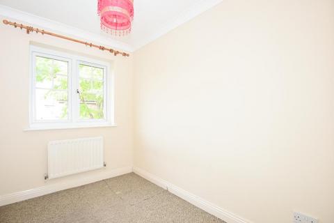 3 bedroom end of terrace house to rent, Carnation Way,  Aylesbury,  HP21