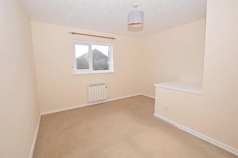 2 bedroom terraced house to rent, Warren Way, Barnham, Bognor Regis, PO22