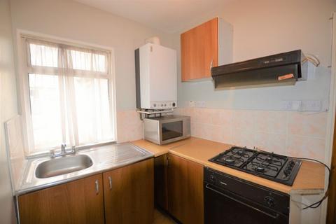 2 bedroom apartment for sale - Lake Avenue, Slough
