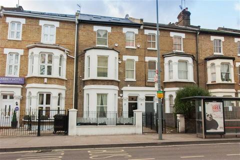 1 bedroom flat to rent, Wood Lane W12 7DP