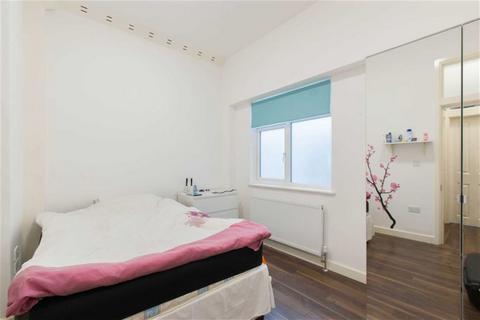 1 bedroom flat to rent, Wood Lane W12 7DP