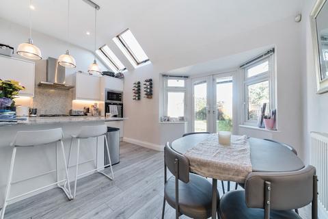 10 Pavilion Way, Ruislip, HA4 9JN