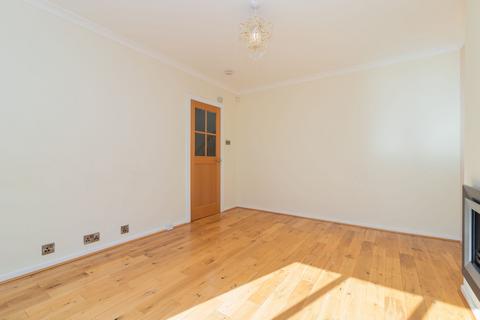 3 bedroom semi-detached house to rent, Thorn Drive, Bearsden