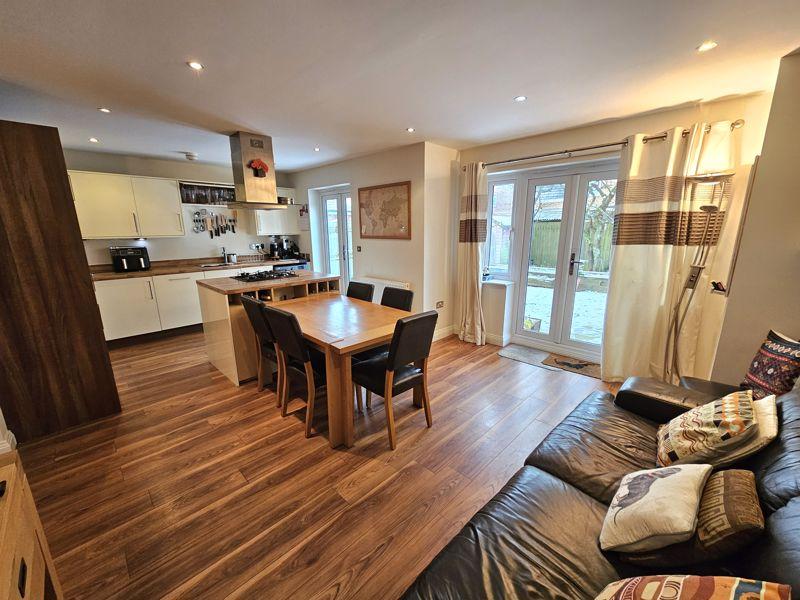 Kitchen Family Room