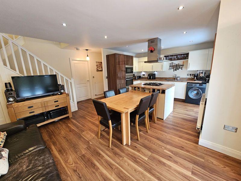 Kitchen Family Room