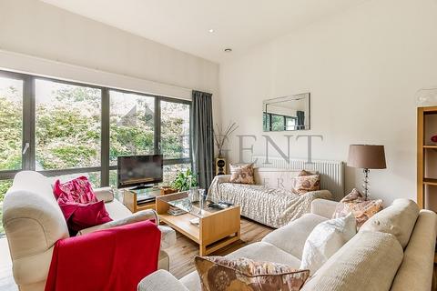 3 bedroom apartment to rent, The Regent, Gwynne Road, SW11