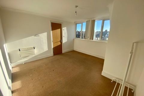 3 bedroom apartment to rent, Craneswater Avenue, Southsea