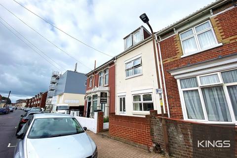 4 bedroom terraced house to rent, Haslemere Road, Southsea