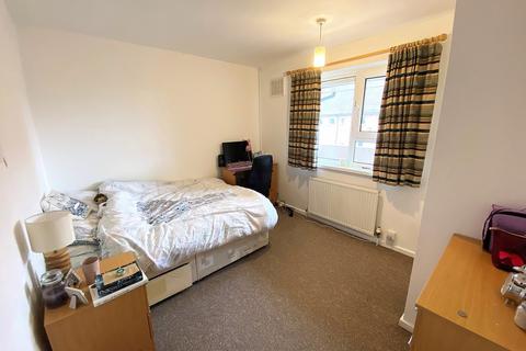 2 bedroom flat to rent, Flint Street, Southsea