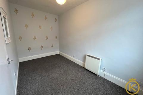 2 bedroom ground floor flat to rent, Margate Road, Southsea