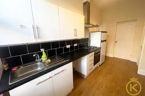 Studio to rent, Western Parade, Southsea