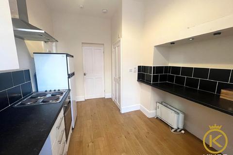 Studio to rent, Western Parade, Southsea
