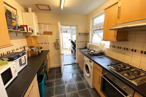 3 bedroom terraced house to rent, Trevor Road, Southsea