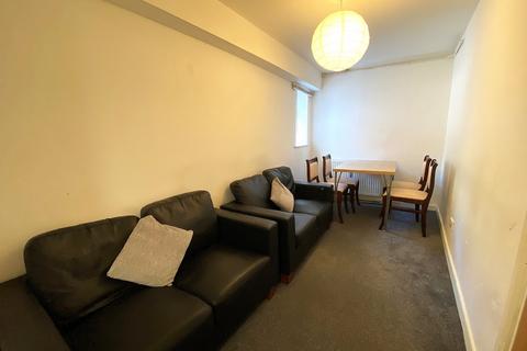 3 bedroom terraced house to rent, Queen Street, Portsmouth