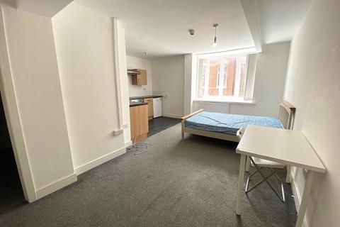 Studio to rent, St. Pauls Road, Southsea