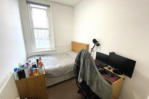 2 bedroom apartment to rent, Outram Road, Southsea